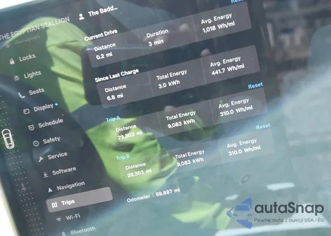 2023 Tesla Model S Dual Motor All-Wheel Drive/Standard Range z USA, uszkodzony, nr VIN 5YJSA1E54PF513070